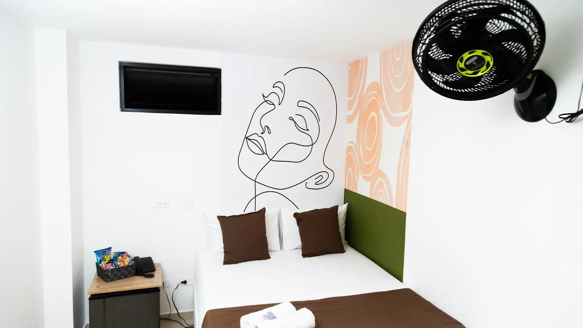 Bajo La Luna Hotel Medellín Colombia