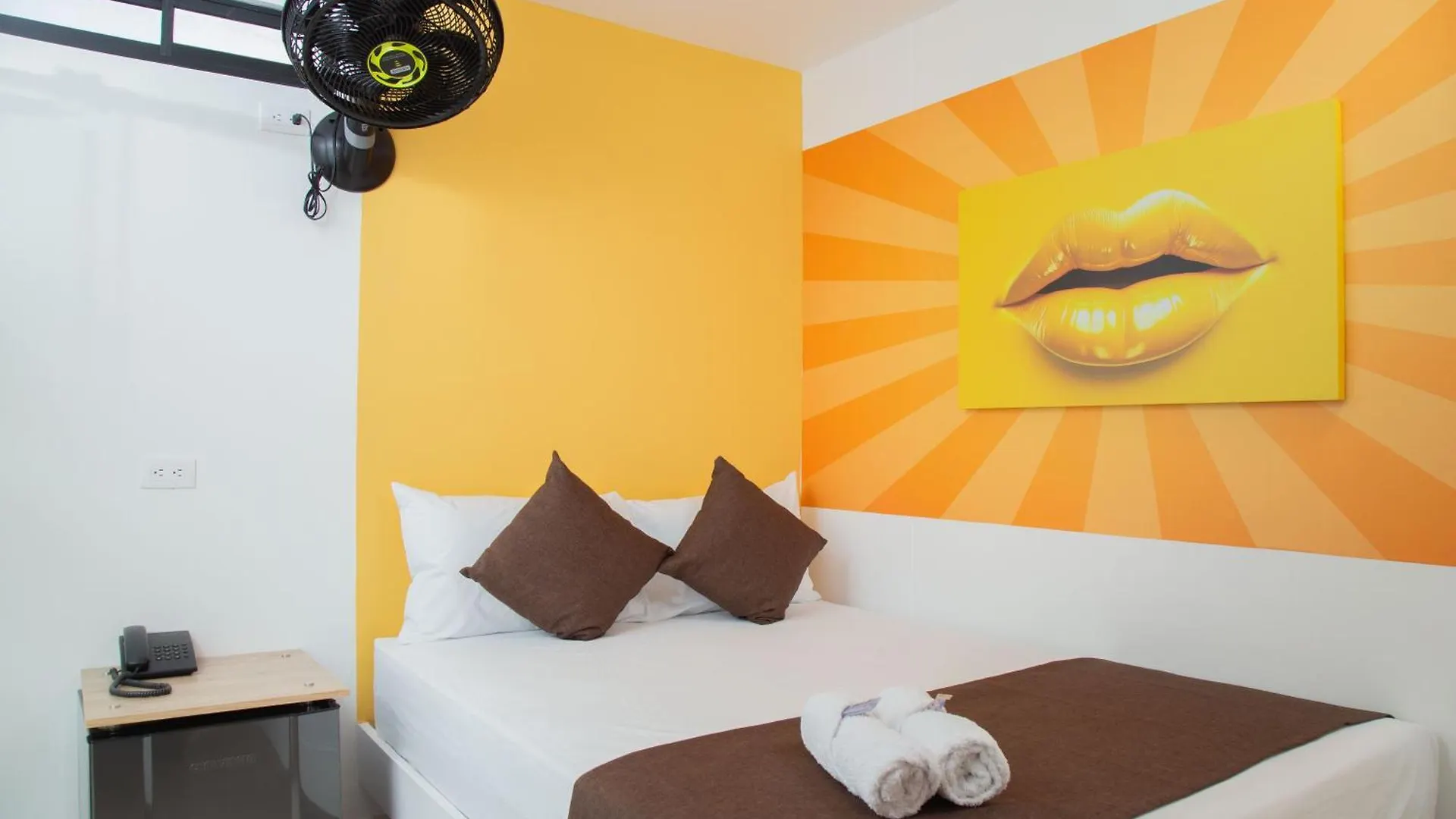 Bajo La Luna Hotel Medellín 0*,