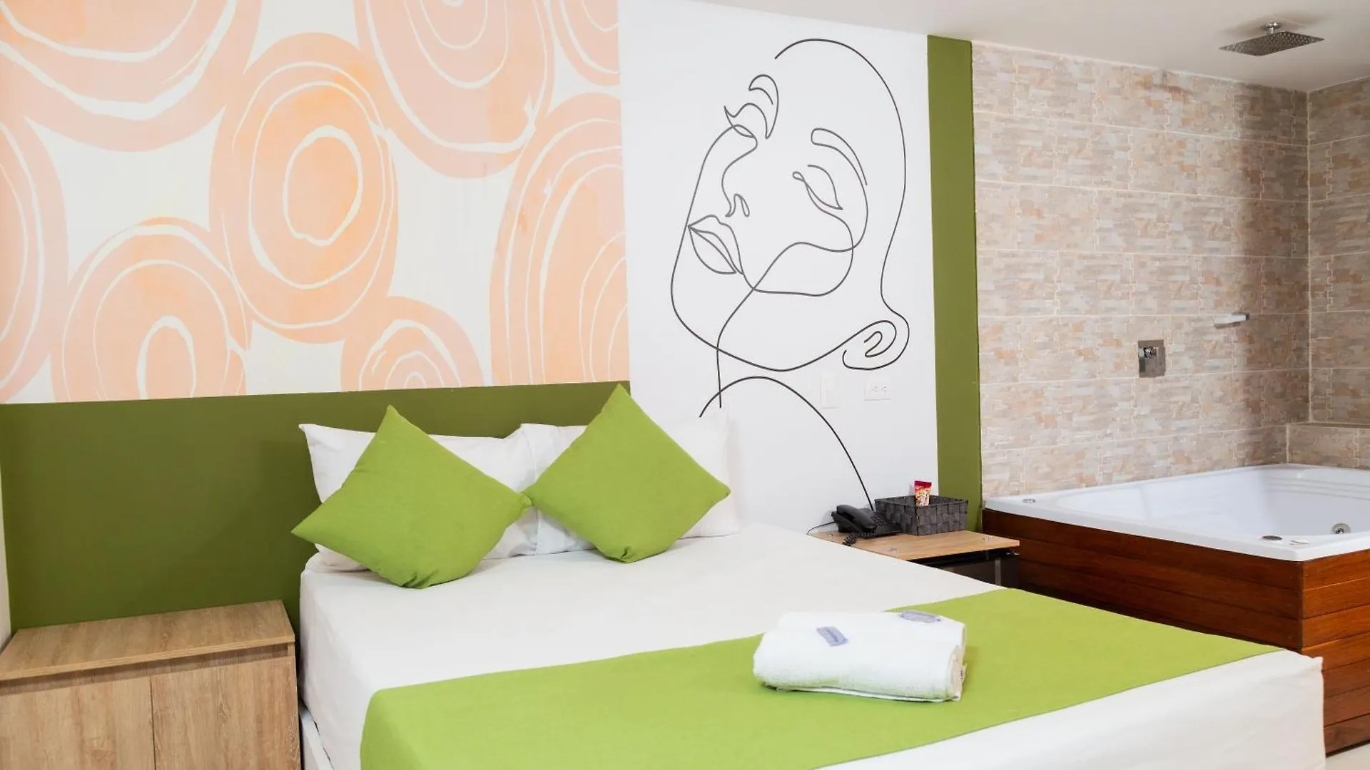 Bajo La Luna Hotel Medellín