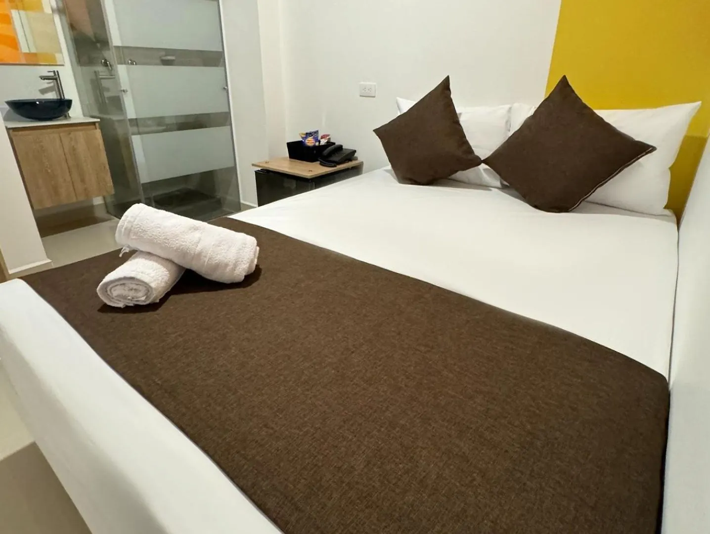 Bajo La Luna Hotel Μεντεγίν