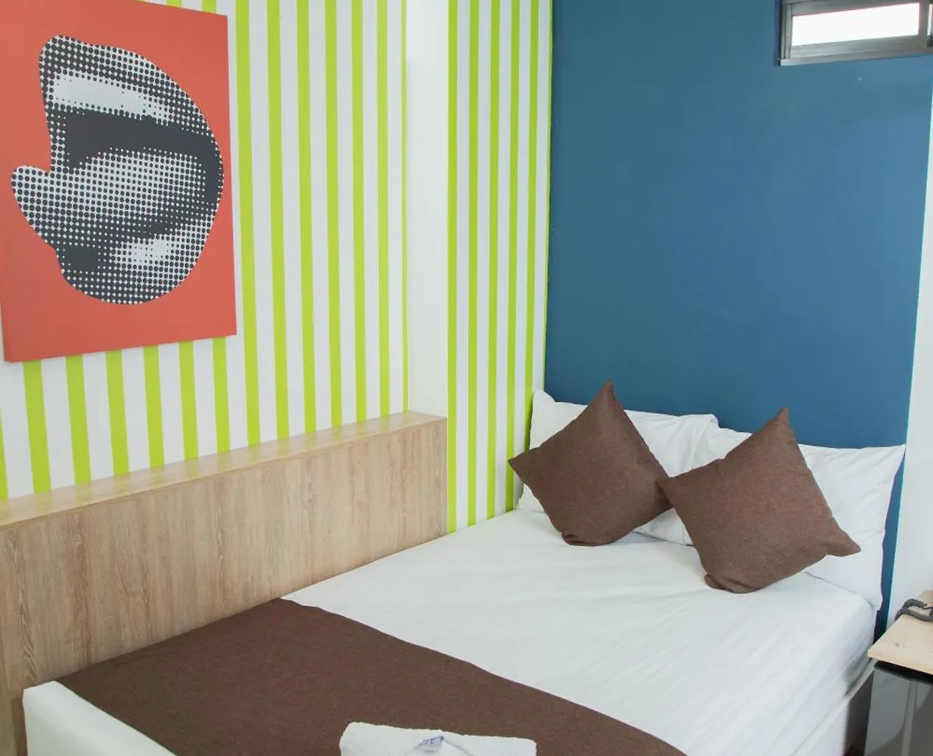 Bajo La Luna Hotel Μεντεγίν 0*,  Κολομβία